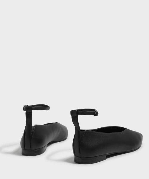 CHARLES & KEITH(チャールズ & キース)の「Vトップラインアンクルストラップフラット / V TOPLINE ANKLE STRAP FLATS(バレエシューズ・レディース・ブラック/グリーン/バーガンディー・22.5cm/23cm/23.5cm/24.5cm/25cm)」の6枚目の写真