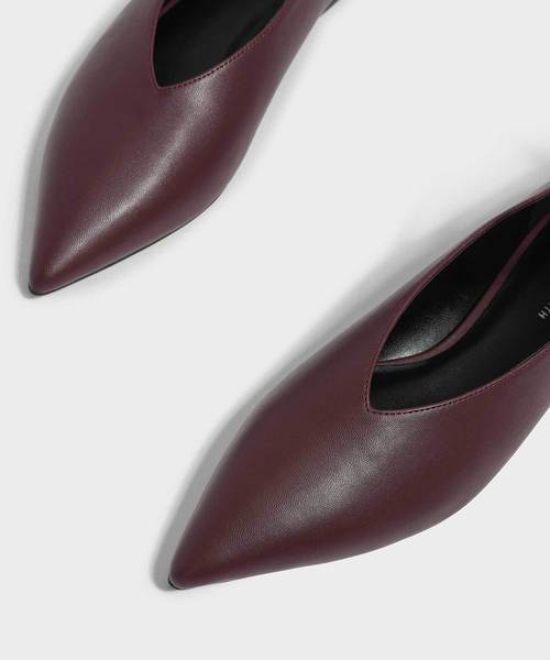 CHARLES & KEITH(チャールズ & キース)の「Vトップラインアンクルストラップフラット / V TOPLINE ANKLE STRAP FLATS(バレエシューズ・レディース・ブラック/グリーン/バーガンディー・22.5cm/23cm/23.5cm/24.5cm/25cm)」の19枚目の写真