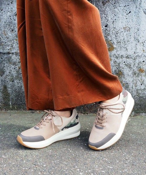 ANYO(エーエヌワイオー)の「〈ANYO (エーエヌワイオー)〉 厚底スニーカー(スニーカー・レディース・ブラック/カモフラージュ/ホワイト・22.5cm/23.5cm/24.5cm/23.0cm/24.0cm)」の3枚目の写真