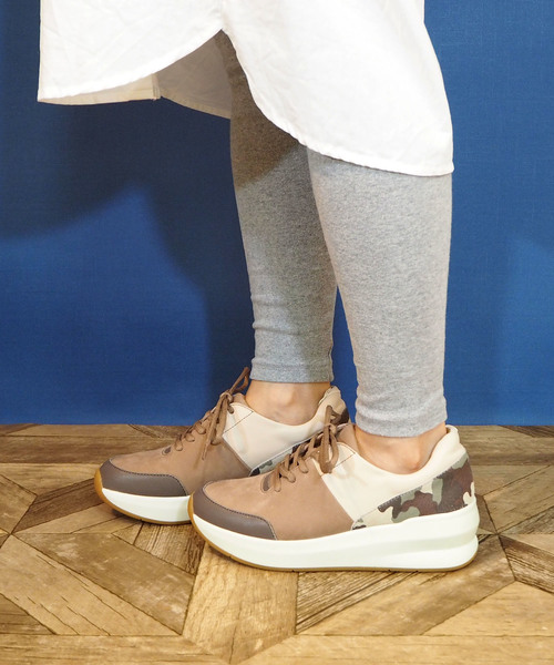 ANYO(エーエヌワイオー)の「〈ANYO (エーエヌワイオー)〉 厚底スニーカー(スニーカー・レディース・ブラック/カモフラージュ/ホワイト・22.5cm/23.5cm/24.5cm/23.0cm/24.0cm)」の7枚目の写真