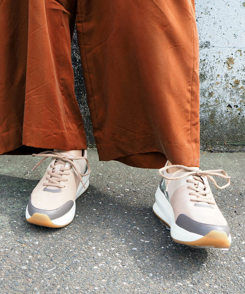 ANYO(エーエヌワイオー)の「〈ANYO (エーエヌワイオー)〉 厚底スニーカー(スニーカー・レディース・ブラック/カモフラージュ/ホワイト・22.5cm/23.5cm/24.5cm/23.0cm/24.0cm)」の8枚目の写真