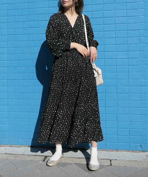CORNERS(コーナーズ)の「花柄プリーツカシュクールワンピース(ワンピース)」|ライトブラック