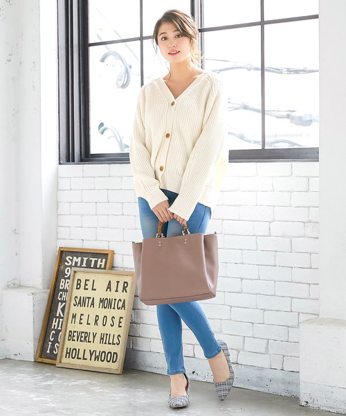 KOBE LETTUCE（コウベレタス）の「ドルマンスリーブVネックニットカーディガン（カーディガン/ボレロ・レディース・ブラック/ベージュ/オフホワイト/イエロー・FREE）」の13枚目の写真