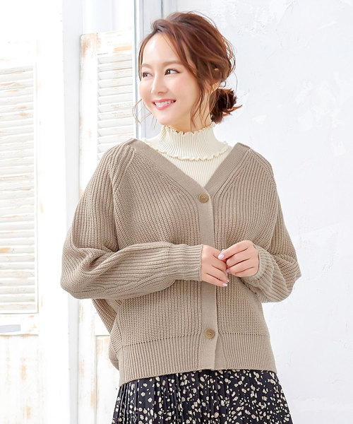 KOBE LETTUCE（コウベレタス）の「ドルマンスリーブVネックニットカーディガン（カーディガン/ボレロ・レディース・ブラック/ベージュ/オフホワイト/イエロー・FREE）」の14枚目の写真