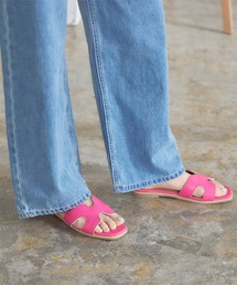 ﾌﾗｯﾄｽｸｴｱｻﾝﾀﾞﾙ