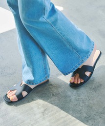 titivate | ﾌﾗｯﾄｽｸｴｱｻﾝﾀﾞﾙ(サンダル)