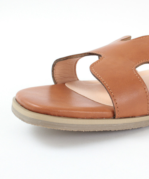 titivate(ティティベイト)の「フラットスクエアサンダル(サンダル・レディース・ブラック/シルバー/ホワイト系その他/キャメル/パイソン/グリーン系その他/ブラウン系その他2/ブラック系その他/ブラウン系その他/ベージュ系その他/ピンク/ブラウン系その他3/ブラック系その他2/ベージュ系その他2・LL/S/M/L)」の15枚目の写真