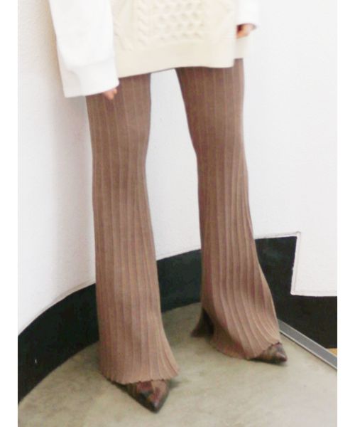 Ungrid（アングリッド）の「ランダムリブニットフレアパンツ（その他パンツ・レディース・ブラック/オフホワイト/モカ・FREE）」の3枚目の写真