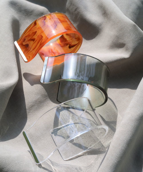 tone（トーン）の「【Kukulu TOKYO】カフスバングル（バングル/リストバンド・レディース・ブラウン/グリーン/クリア・FREE）」の3枚目の写真