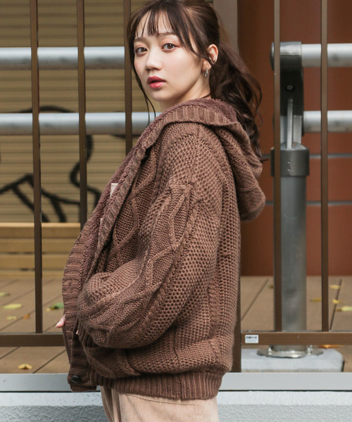 apres jour（アプレジュール）の「裏ボアケーブルフードニットアウター【ZOZOTOWN限定アイテム】19AW★（その他アウター・レディース・ダークブラウン/ベージュ/モカ・フリー）」の11枚目の写真