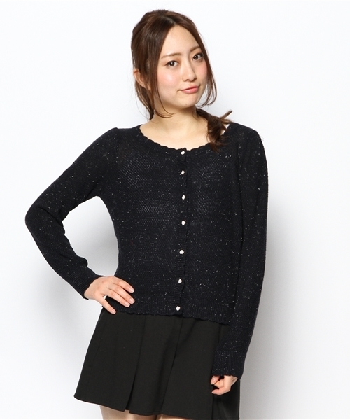 one after another NICE CLAUP（ワンアフターアナザーナイスクラップ）の「【ナイスクラップ】シェルボタンラメカーディガン（カーディガン/ボレロ・レディース・オフホワイト/ネイビー/グレー/レッド/イエロー・FREE）」の4枚目の写真