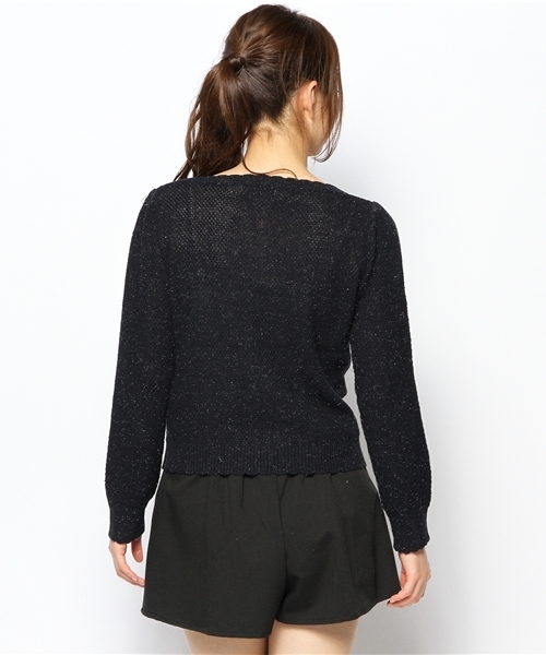 one after another NICE CLAUP（ワンアフターアナザーナイスクラップ）の「【ナイスクラップ】シェルボタンラメカーディガン（カーディガン/ボレロ・レディース・オフホワイト/ネイビー/グレー/レッド/イエロー・FREE）」の6枚目の写真