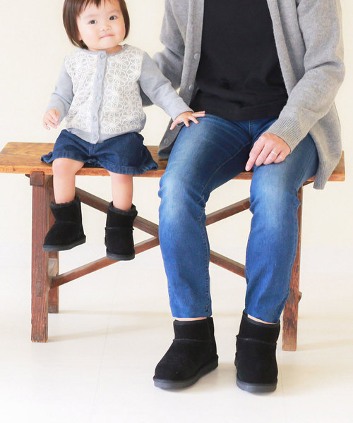 mooimooi(モーイモーイ)の「折り返し2Way仕様 キッズ ムートンブーツ(ブーツ・キッズ・チャコールグレー/ブラック/ダークブラウン/ベージュ/ネイビー/ピンク/キャメル/スモークピンク/オレンジ・15.0cm/13.0cm/14.0cm)」の16枚目の写真
