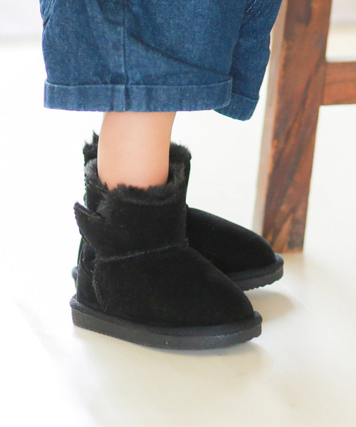 mooimooi(モーイモーイ)の「折り返し2Way仕様 キッズ ムートンブーツ(ブーツ・キッズ・チャコールグレー/ブラック/ダークブラウン/ベージュ/ネイビー/ピンク/キャメル/スモークピンク/オレンジ・15.0cm/13.0cm/14.0cm)」の21枚目の写真