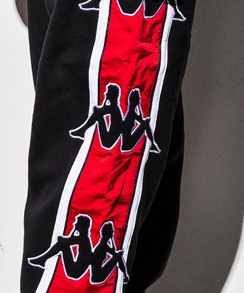 Kappa(カッパ)の「Kappa(カッパ)BANDA OMINI ロゴデザインサイドラインパンツ(スウェットパンツ・メンズ・ブラック/レッド/ピンク・L/XL/M)」の10枚目の写真