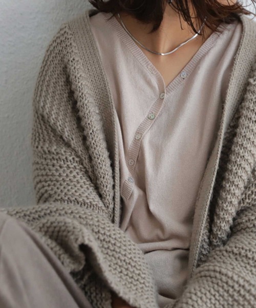 antiqua(アンティカ)の「ボタン綿ニット(ニット/セーター)」|ベージュ