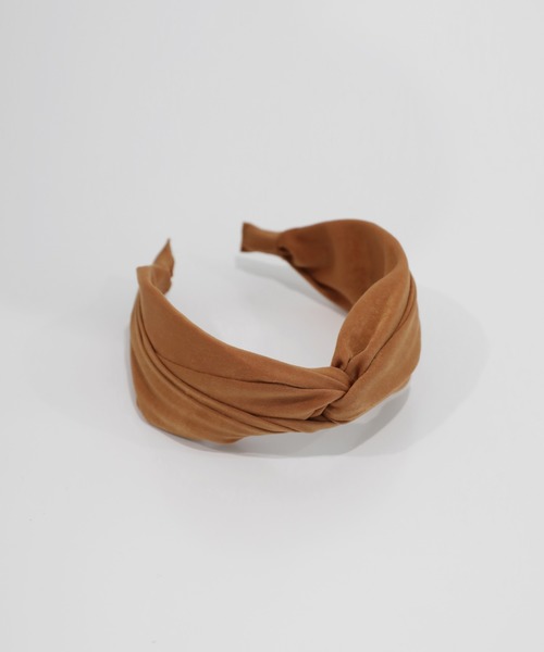 by muni:r（バイ ムニール）の「フェミニン　バンダナ　 ねじりカチューシャ（カチューシャ・レディース・ネイビー/ピンク/ブラック/キャメル・ONE SIZE）」の11枚目の写真