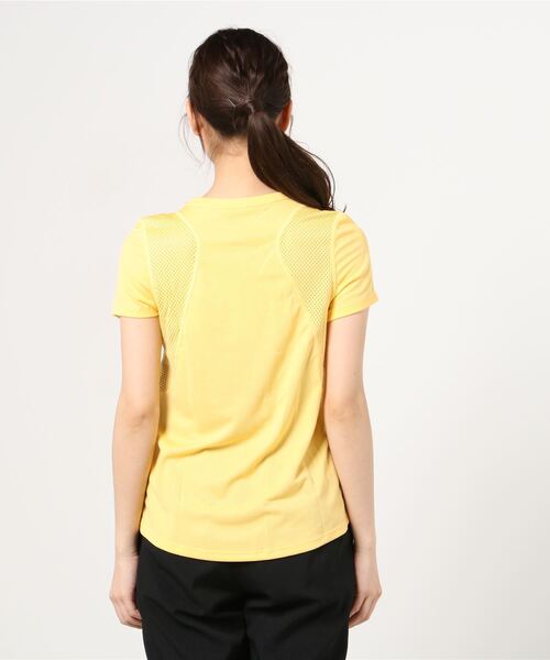 NIKE(ナイキ)の「NIKE/ナイキ ウィメンズ ラン GX S/S トップ(Tシャツ/カットソー・レディース・ブラック/イエローゴールド・M/L/XS/S)」の12枚目の写真