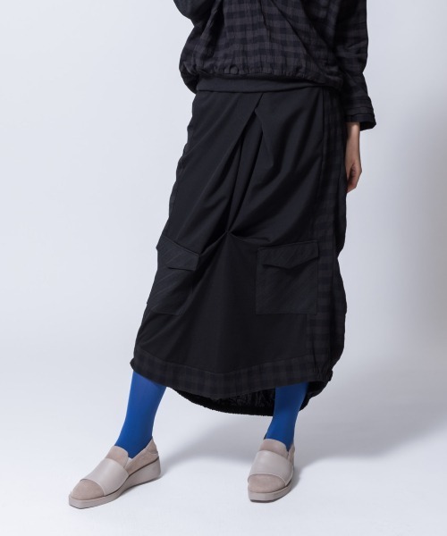 WHITE（ホワイト）の「コットンリネンチェックミリタリーシャーリングスカート（スカート・レディース・ブラック・FREE）」の6枚目の写真