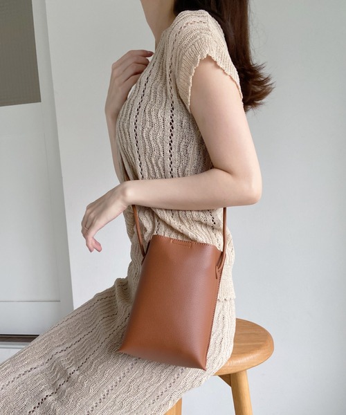 CLEA(クレア)の「フェイクレザースクエアミニスマホショルダーバッグ(ショルダーバッグ・レディース・ベージュ/オリーブ/ブラック/アイボリー/ブラウン/グレイッシュベージュ・FREE)」の12枚目の写真