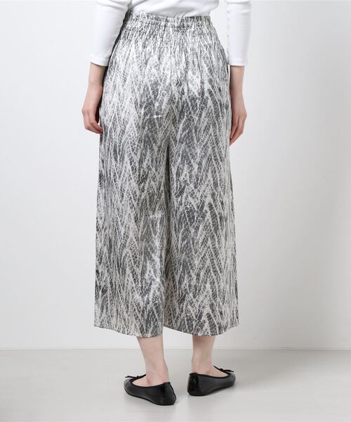 coca（coca）（コカ）の「アンニュイパイソン柄リラックスパンツ（その他パンツ・レディース・ブラック・SHORT/LONG）」の3枚目の写真