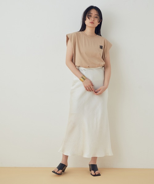 BAUM UND PFERDGARTEN(バウムウンドヘルガーデン)の「【BAUM UND PFERDGARTEN】JIRINA Tee(Tシャツ/カットソー・レディース・ホワイト/ベージュ・S)」の15枚目の写真