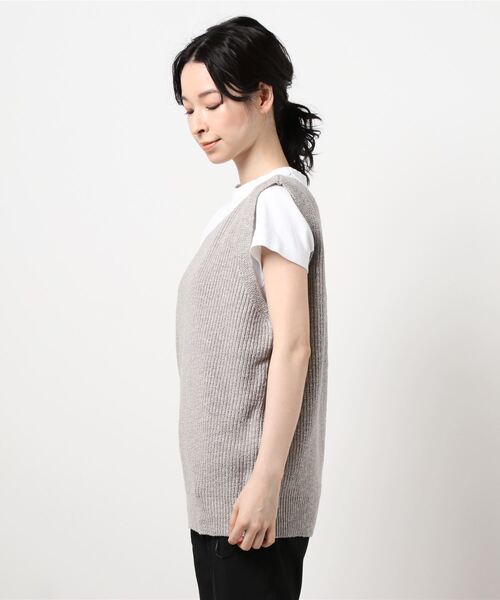 Kari & lili(カウリアンドリィリィ)の「ワンショルダーニットベスト(ベスト・レディース・アイボリー/ブラック/ライトグレー・FREE)」の5枚目の写真