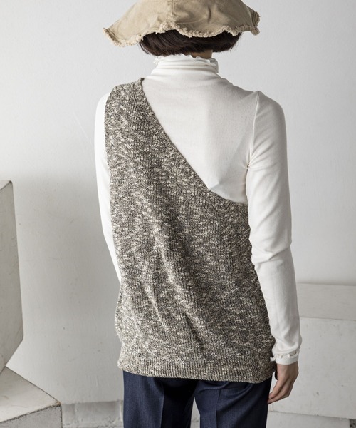 Kari & lili(カウリアンドリィリィ)の「ワンショルダーニットベスト(ベスト・レディース・アイボリー/ブラック/ライトグレー・FREE)」の12枚目の写真