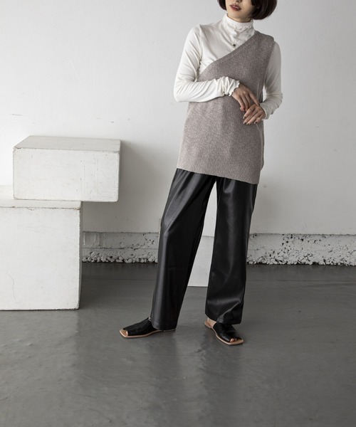 Kari & lili(カウリアンドリィリィ)の「ワンショルダーニットベスト(ベスト・レディース・アイボリー/ブラック/ライトグレー・FREE)」の19枚目の写真