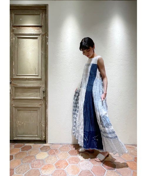 BEARDSLEY(ビアズリー)の「《FABIO RUSCONI/ファビオ・ルスコーニ》型押しレザーミュール(サンダル・レディース・ホワイト・38/36/37)」の8枚目の写真