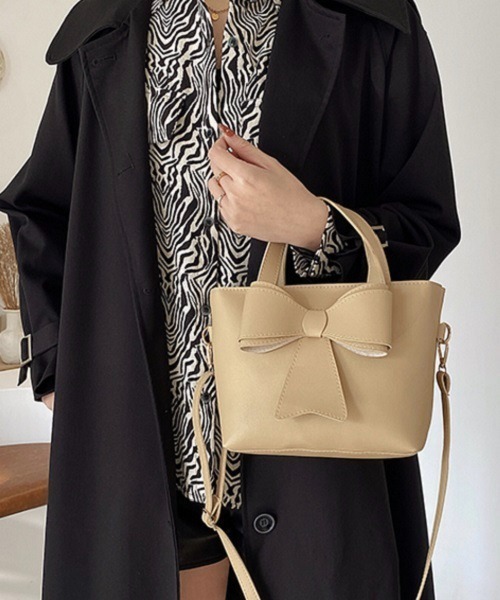 Donnaruma（ドンナルンマ）の「UNWKND / リボン2WAYバッグ（ショルダーバッグ・レディース・ブラック/ベージュ・FREE）」の3枚目の写真