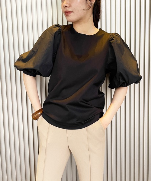 MADEMOISELLE ROPE'(マドモアゼル ロペ)の「【秋まで使える】コンビネーションパフスリーブカットソー(Tシャツ/カットソー・レディース・ホワイト/ブラック/キャメル・38)」の14枚目の写真