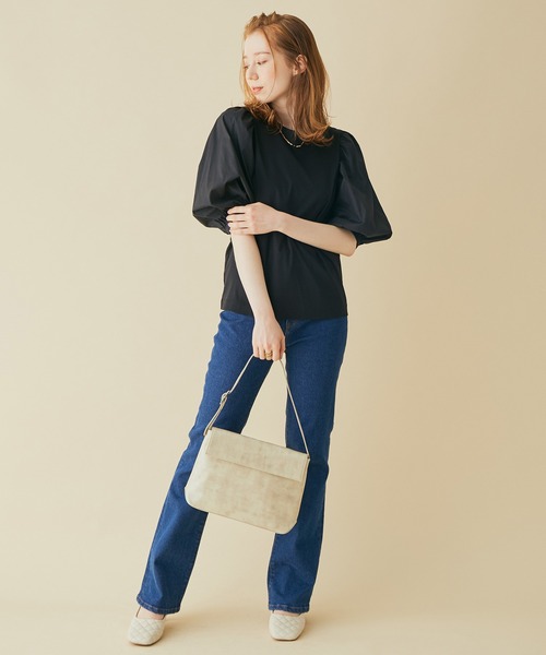 MADEMOISELLE ROPE'(マドモアゼル ロペ)の「【秋まで使える】コンビネーションパフスリーブカットソー(Tシャツ/カットソー・レディース・ホワイト/ブラック/キャメル・38)」の5枚目の写真