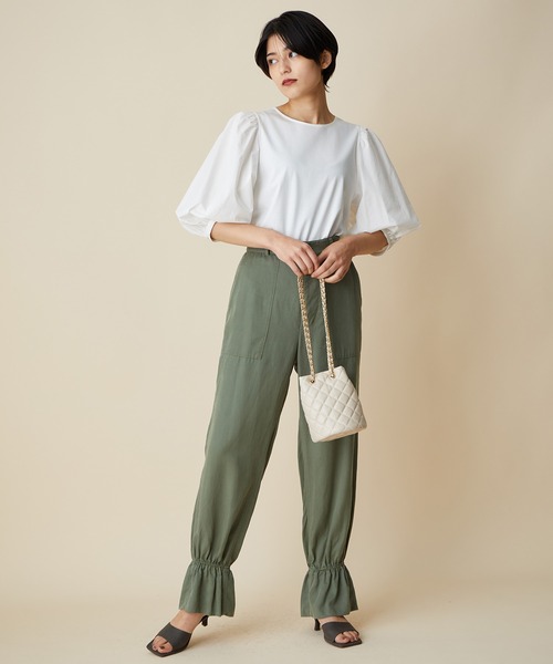 MADEMOISELLE ROPE'(マドモアゼル ロペ)の「【秋まで使える】コンビネーションパフスリーブカットソー(Tシャツ/カットソー・レディース・ホワイト/ブラック/キャメル・38)」の12枚目の写真