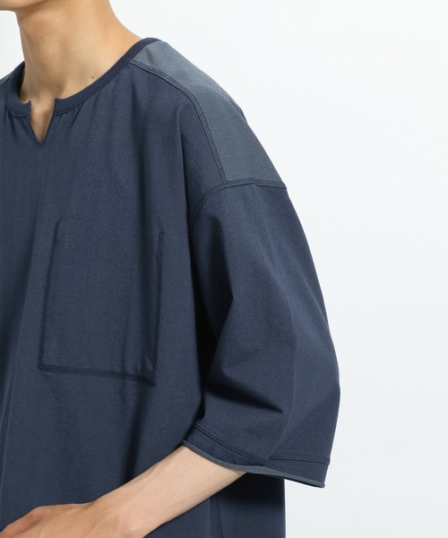 niko and...（ニコアンド）の「プレーティング2WAYＴシャツ（Tシャツ/カットソー・メンズ・ネイビー/オフホワイト/イエロー・LARGE/MEDIUM）」の17枚目の写真