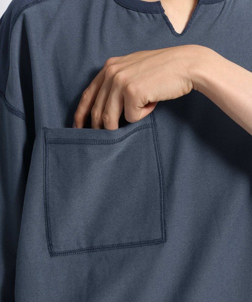 niko and...（ニコアンド）の「プレーティング2WAYＴシャツ（Tシャツ/カットソー・メンズ・ネイビー/オフホワイト/イエロー・LARGE/MEDIUM）」の18枚目の写真