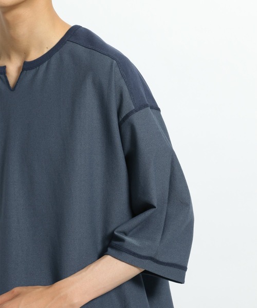 niko and...（ニコアンド）の「プレーティング2WAYＴシャツ（Tシャツ/カットソー・メンズ・ネイビー/オフホワイト/イエロー・LARGE/MEDIUM）」の21枚目の写真