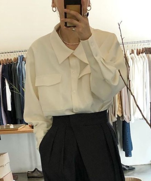 KOR（ケーオーアール）の「2way スタンドカラー ブラウス（シャツ/ブラウス・レディース・ホワイト/グレー・FREE）」の2枚目の写真