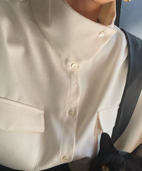 KOR（ケーオーアール）の「2way スタンドカラー ブラウス（シャツ/ブラウス・レディース・ホワイト/グレー・FREE）」の14枚目の写真