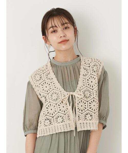 earth music&ecology（アースミュージックアンドエコロジー）の「クロシェニットベスト ＊（ベスト・レディース・ブラウン/ホワイト系その他2・FREE）」の4枚目の写真