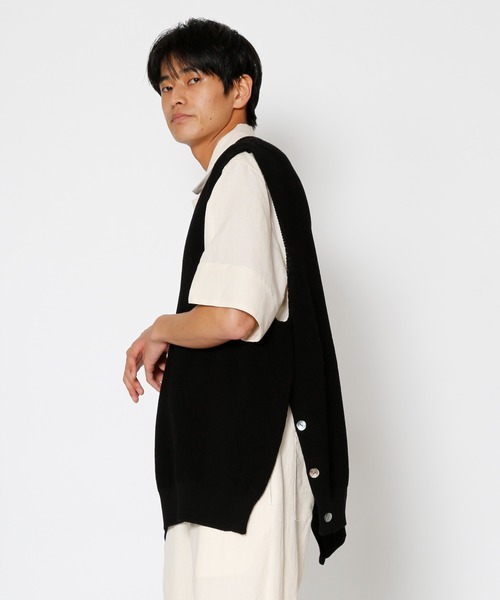 UNDECORATED(アンデコレイテッド)の「UNDECORATED アンデコレイテッド / CODE YARN KNIT VEST コードヤーン オーバーサイズ Vネック ニットベスト / UDS22802(ベスト・メンズ・ベージュ/ブラック・FREE)」の7枚目の写真