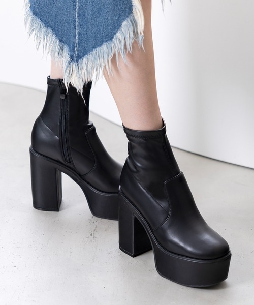 attagirl(アタガール)の「厚底プラットフォームストレッチショートブーツ(ブーツ・レディース・ダークブラウン/パイソン/ブラック/ベージュ/ホワイト/ブラック系その他・M/S/LL/L)」の10枚目の写真