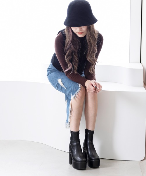 attagirl(アタガール)の「厚底プラットフォームストレッチショートブーツ(ブーツ・レディース・ダークブラウン/パイソン/ブラック/ベージュ/ホワイト/ブラック系その他・M/S/LL/L)」の17枚目の写真