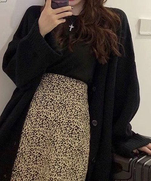 AMELY（エミリー）の「オーバーサイズニットカーディガン（カーディガン/ボレロ・レディース・ブラック/ベージュ/レッド/アイボリー/オレンジ・フリー）」の18枚目の写真