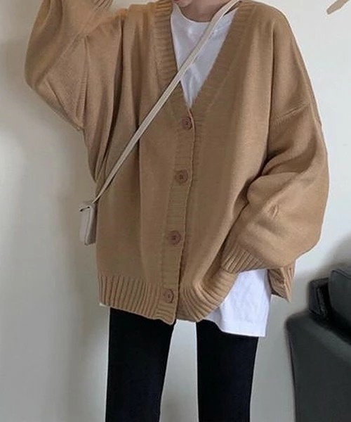 AMELY（エミリー）の「オーバーサイズニットカーディガン（カーディガン/ボレロ・レディース・ブラック/ベージュ/レッド/アイボリー/オレンジ・フリー）」の6枚目の写真