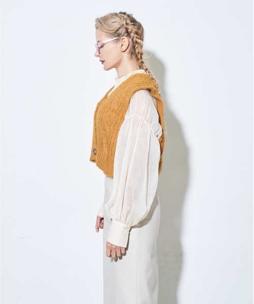 Solace(ソレイス)の「シャギーVネック前開きベスト(ベスト・レディース・ブラック/ピンク/マスタード・FREE)」の7枚目の写真