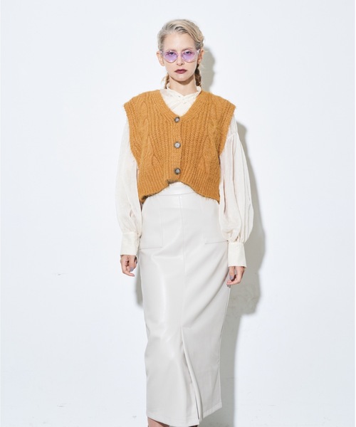 Solace(ソレイス)の「シャギーVネック前開きベスト(ベスト・レディース・ブラック/ピンク/マスタード・FREE)」の9枚目の写真