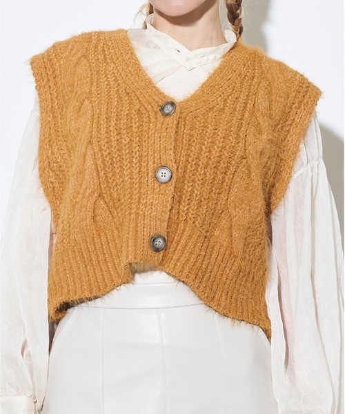 Solace(ソレイス)の「シャギーVネック前開きベスト(ベスト・レディース・ブラック/ピンク/マスタード・FREE)」の8枚目の写真