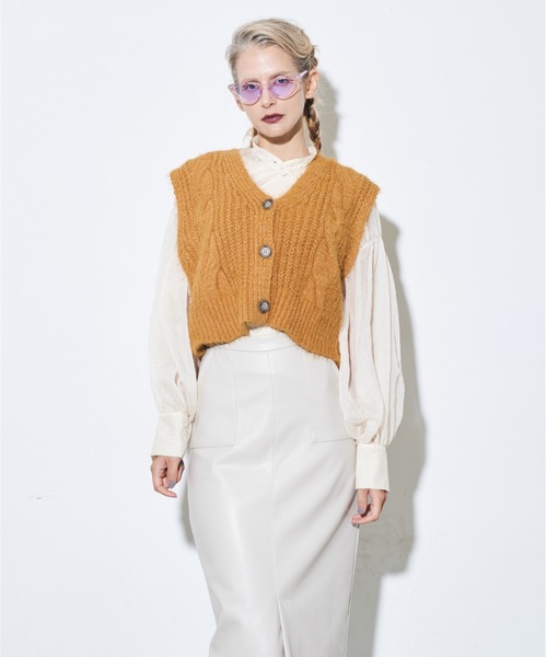 Solace(ソレイス)の「シャギーVネック前開きベスト(ベスト・レディース・ブラック/ピンク/マスタード・FREE)」の10枚目の写真