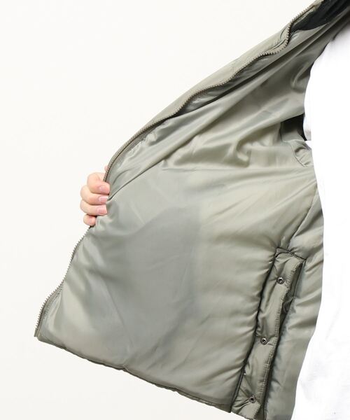 Mark Gonzales（マーク・ゴンザレス）の「Mark Gonzales マークゴンザレス 別注 オーバーサイズ 防風中綿ハイネック ボリュームスリーブエコダウンジャケット（ダウンジャケット/コート・メンズ・ホワイト/ブラック/カーキ/グレイッシュベージュ・M/L）」の13枚目の写真